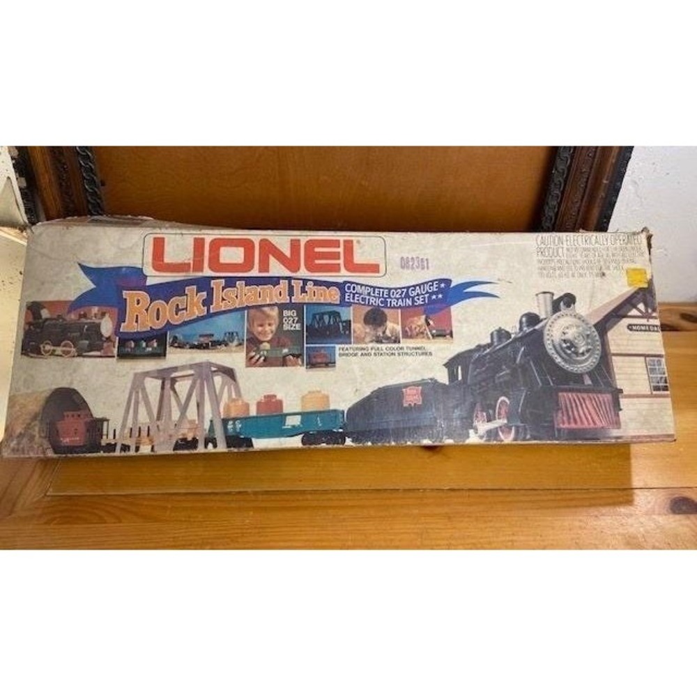 Lionel 1976 Rock Island Line O27 Gauge Electric Train Set 6-1661 8601 Engine